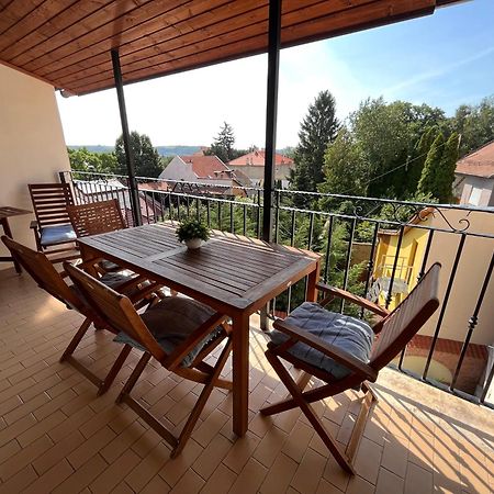 Pacsirta Apartman Grand Eger Exteriör bild