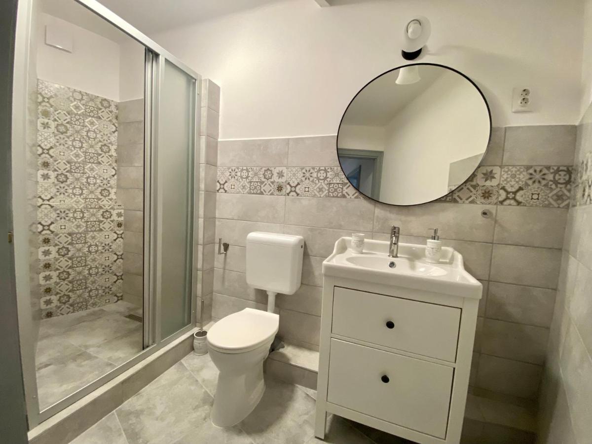 Pacsirta Apartman Grand Eger Exteriör bild