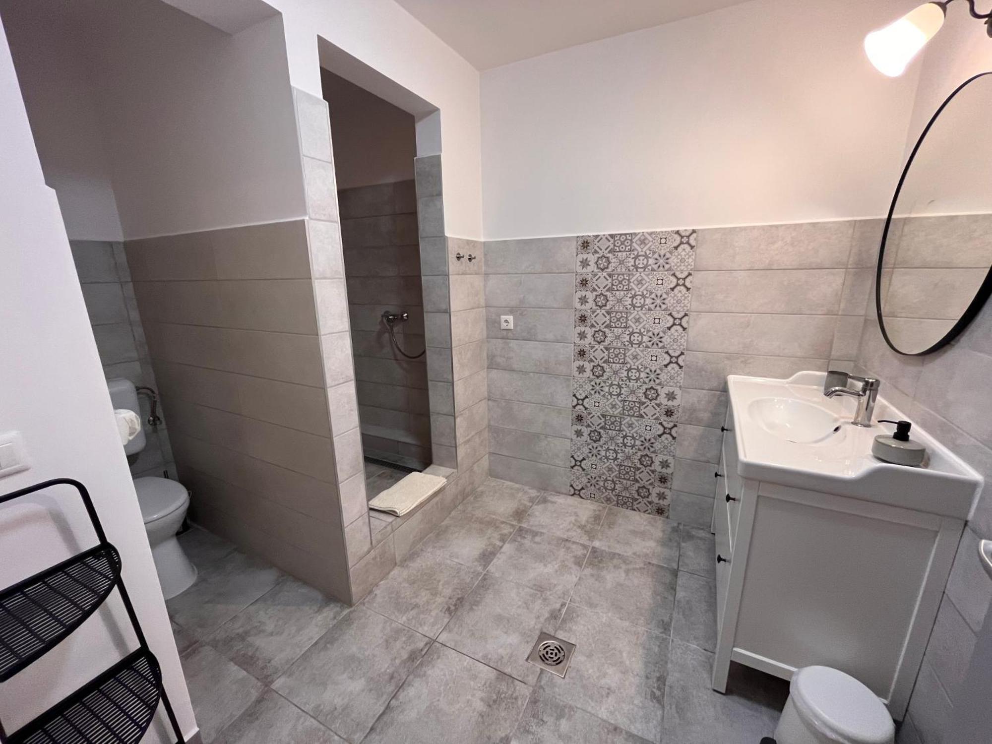 Pacsirta Apartman Grand Eger Exteriör bild