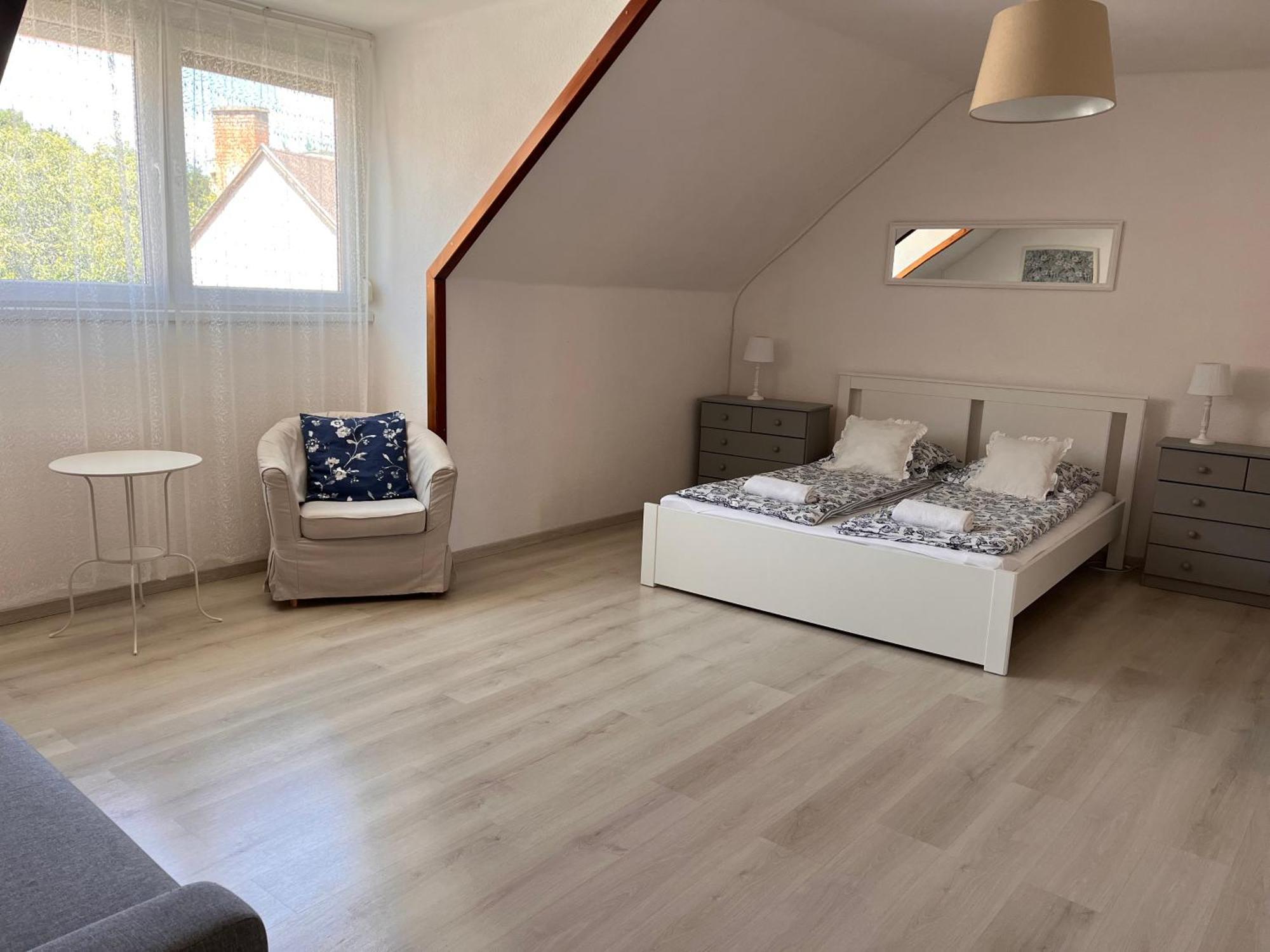 Pacsirta Apartman Grand Eger Exteriör bild