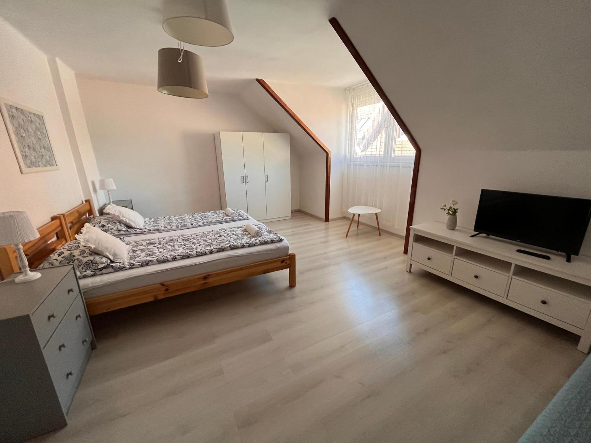 Pacsirta Apartman Grand Eger Exteriör bild