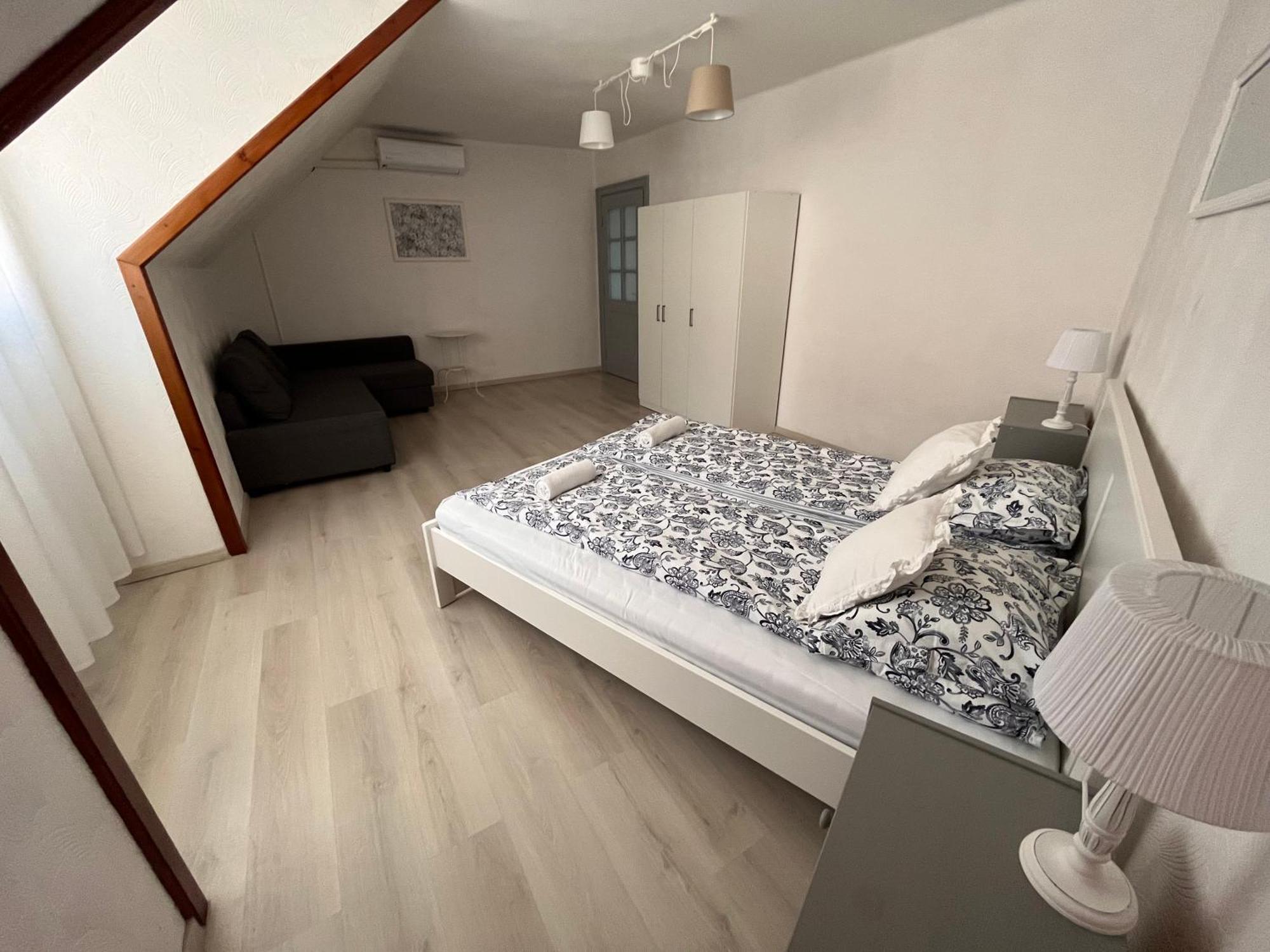 Pacsirta Apartman Grand Eger Exteriör bild